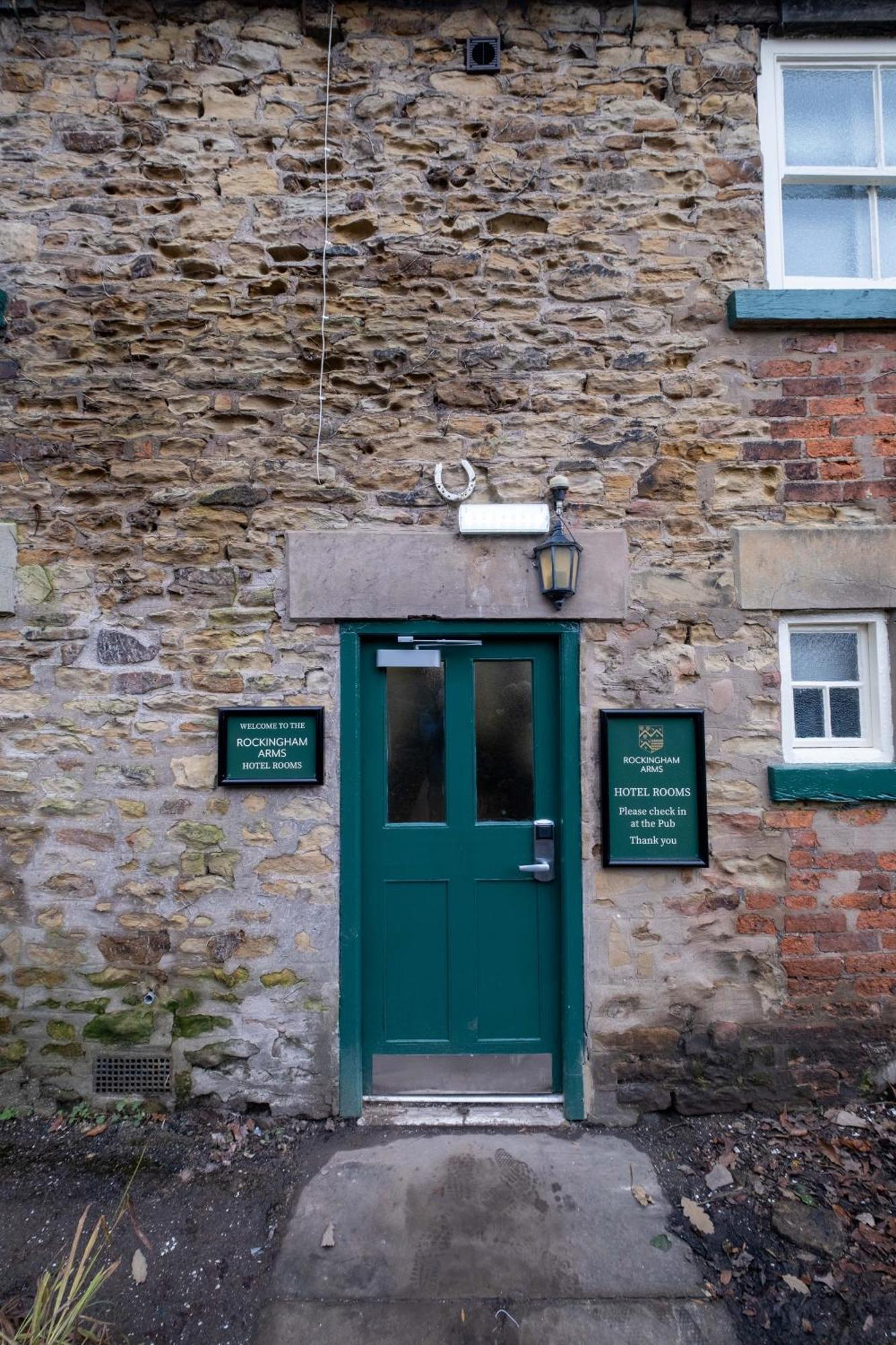 Rockingham Arms By Greene King Inns Wentworth  Exterior foto